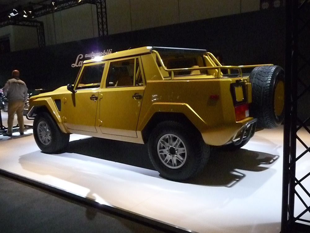 Lamborghini LM002 Seitenansicht und Heck