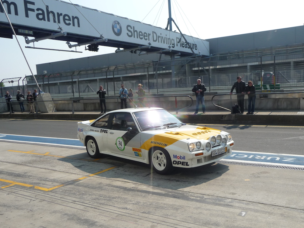 Opel Manta B 400 Boxengasse 3